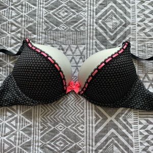 Victoria’s Secret Bombshell bra